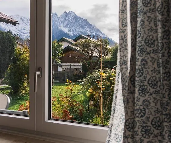 Haus Mit Wunderschoenem Ausblick Und Garten * جارمش بارتنكيرشن