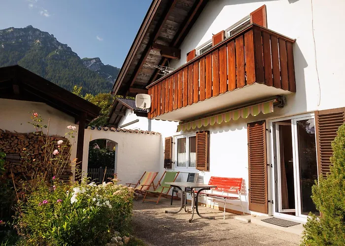 Haus Mit Wunderschoenem Ausblick Und Garten جارمش بارتنكيرشن