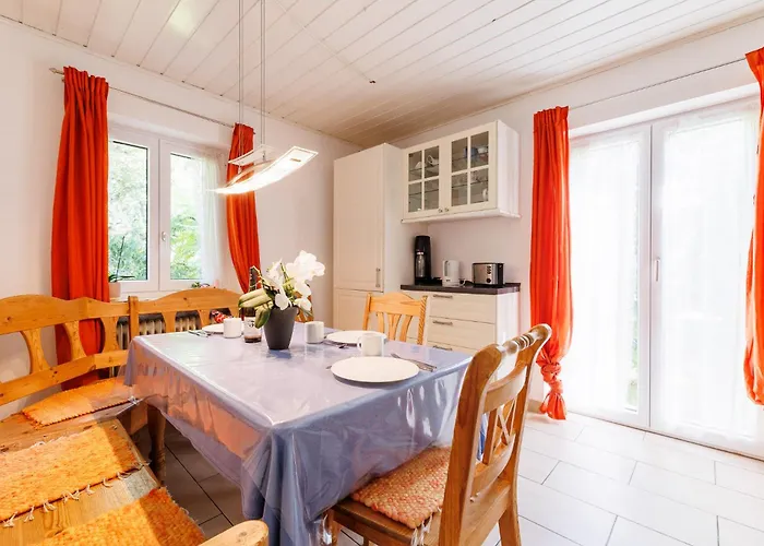 Haus Mit Wunderschoenem Ausblick Und Garten *